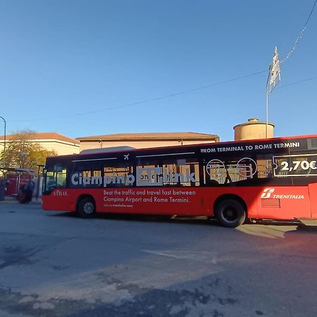 Adriatic Room 50 M Dalla Stazione Ferroviaria Di Ciampino E Dalla Navetta Aeroportuale Екстериор снимка