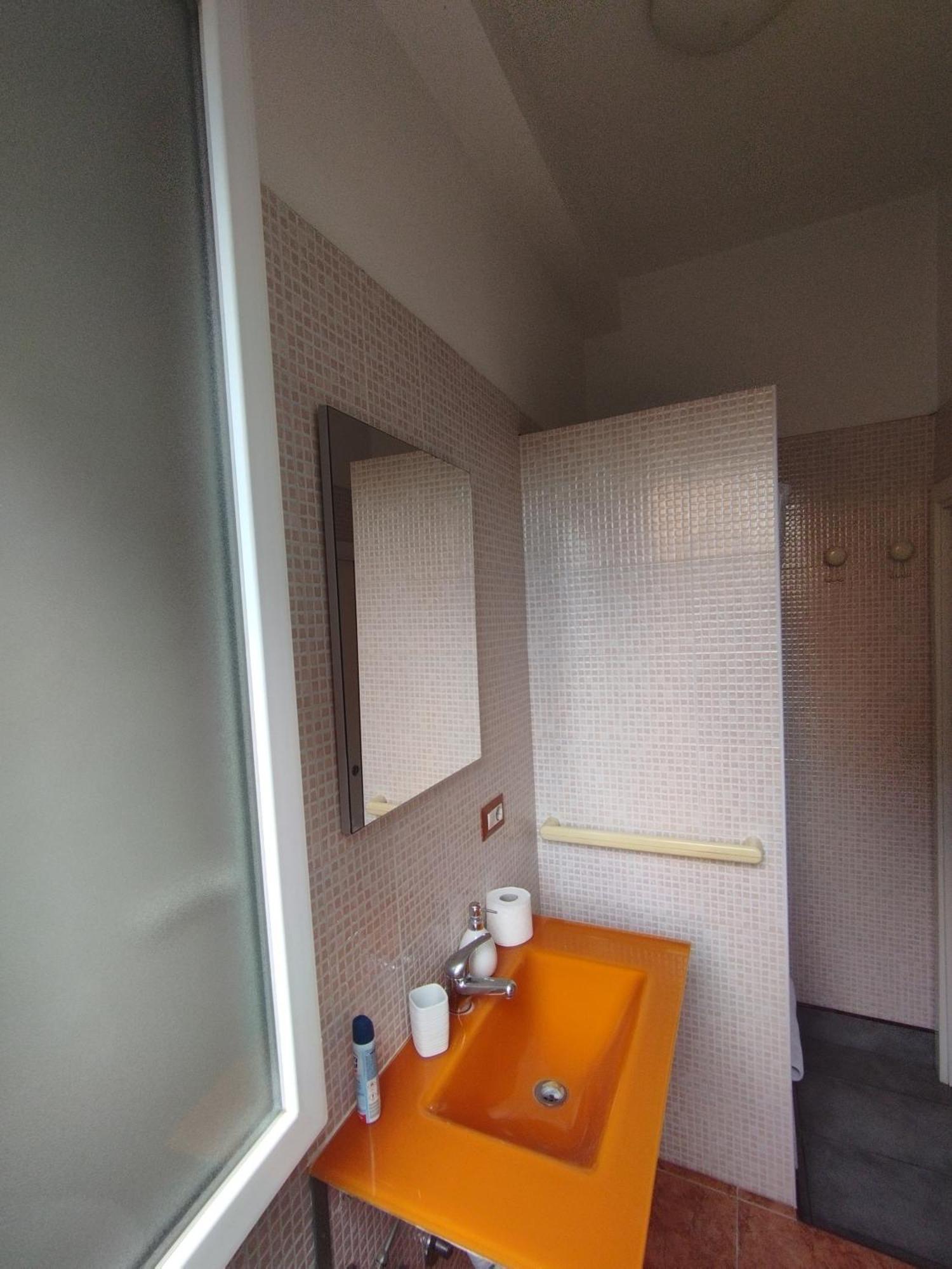 Adriatic Room 50 M Dalla Stazione Ferroviaria Di Ciampino E Dalla Navetta Aeroportuale Екстериор снимка