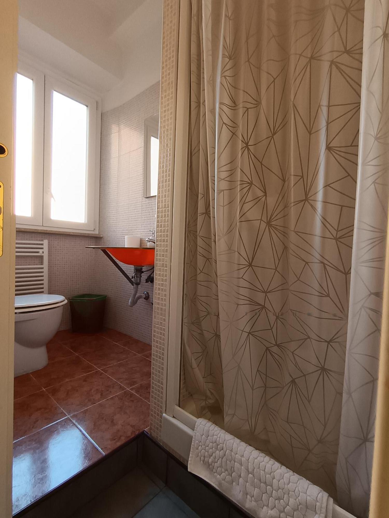 Adriatic Room 50 M Dalla Stazione Ferroviaria Di Ciampino E Dalla Navetta Aeroportuale Екстериор снимка