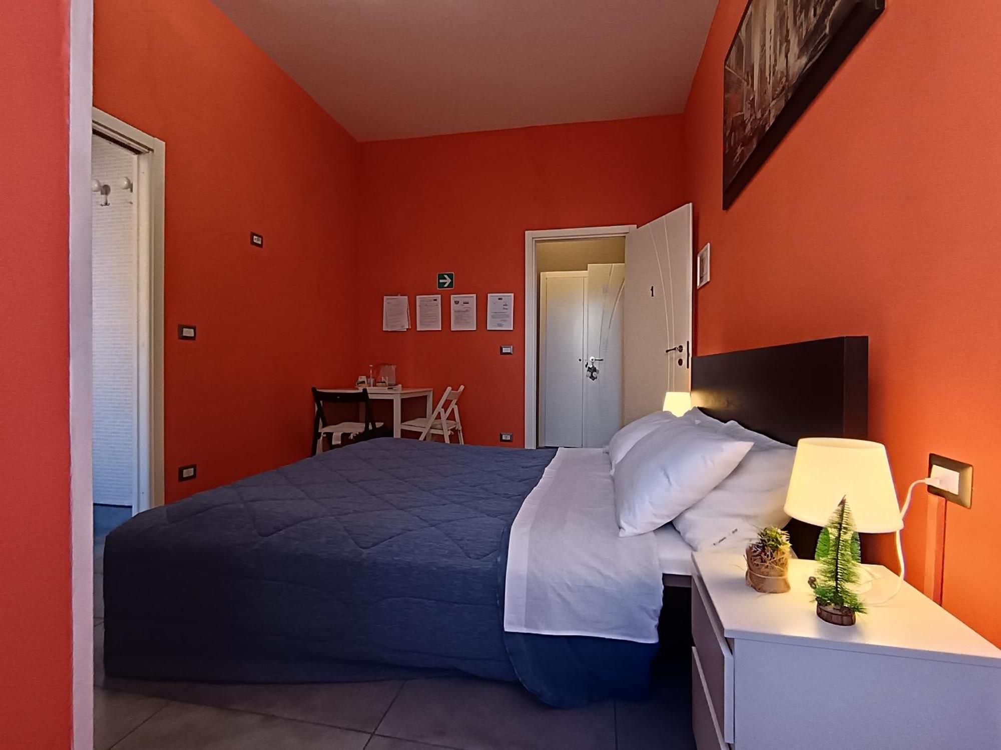 Adriatic Room 50 M Dalla Stazione Ferroviaria Di Ciampino E Dalla Navetta Aeroportuale Екстериор снимка