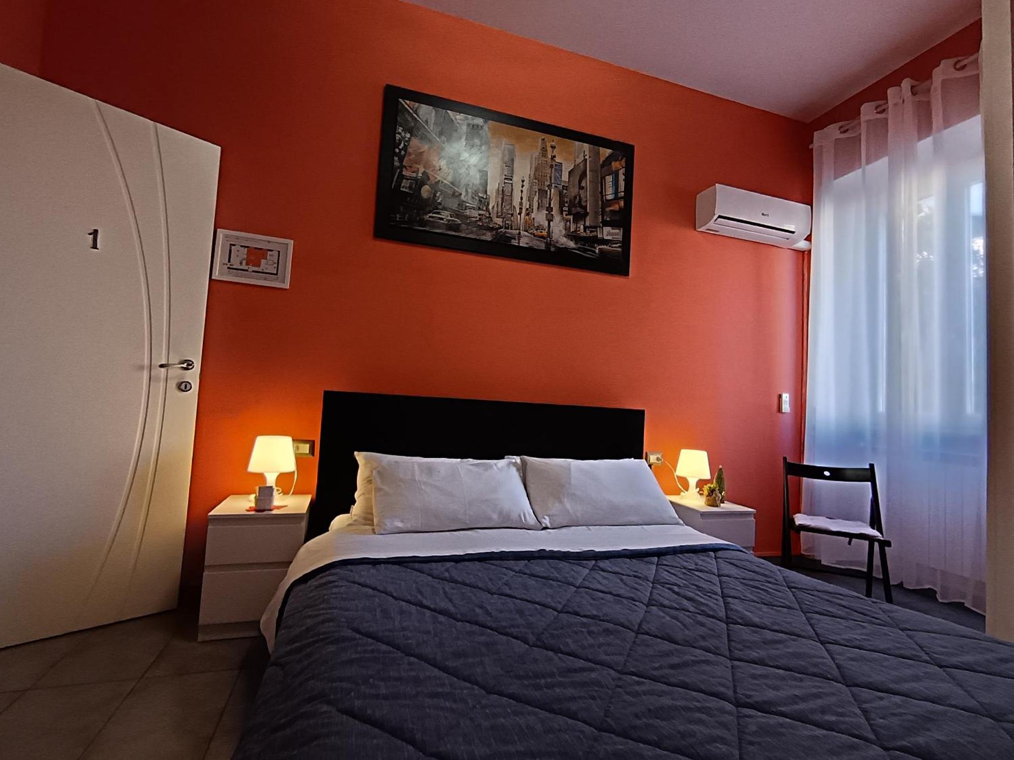 Adriatic Room 50 M Dalla Stazione Ferroviaria Di Ciampino E Dalla Navetta Aeroportuale Екстериор снимка