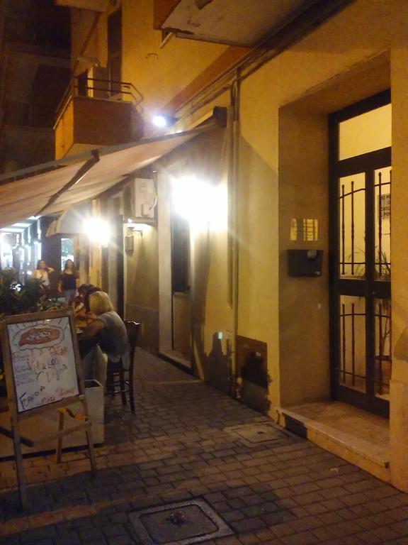 Adriatic Room 50 M Dalla Stazione Ferroviaria Di Ciampino E Dalla Navetta Aeroportuale Екстериор снимка
